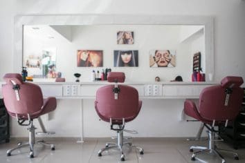 The Do’s and Don’ts of Returning to Your Salon