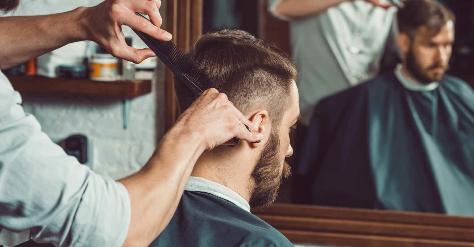 Стильная мужская стрижка stylish men's haircut парикмахер тв