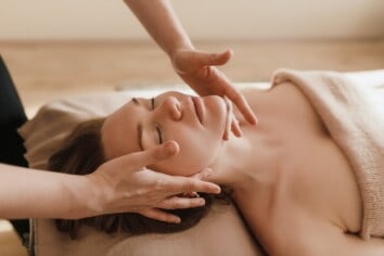 10 Benefits of Lymphatic Facial Massage