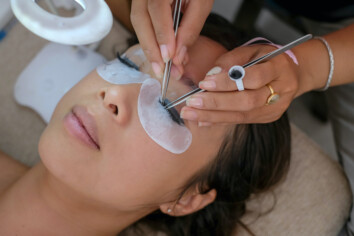 Lash Lift vs. Lash Extensions: Which is Best for You?